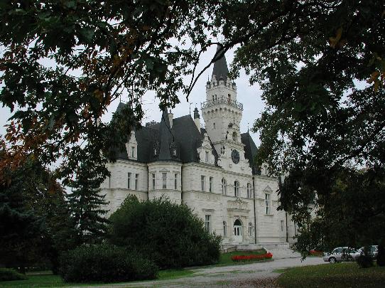 Budmerice chateau (loading ...)